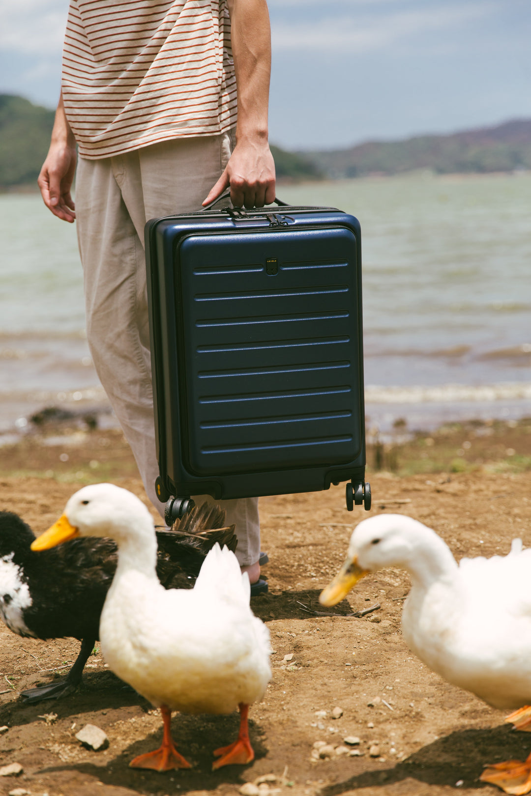 LEVEL8 Road Runner vs Monos Carry-On Pro: Which Carry-On Is Better?