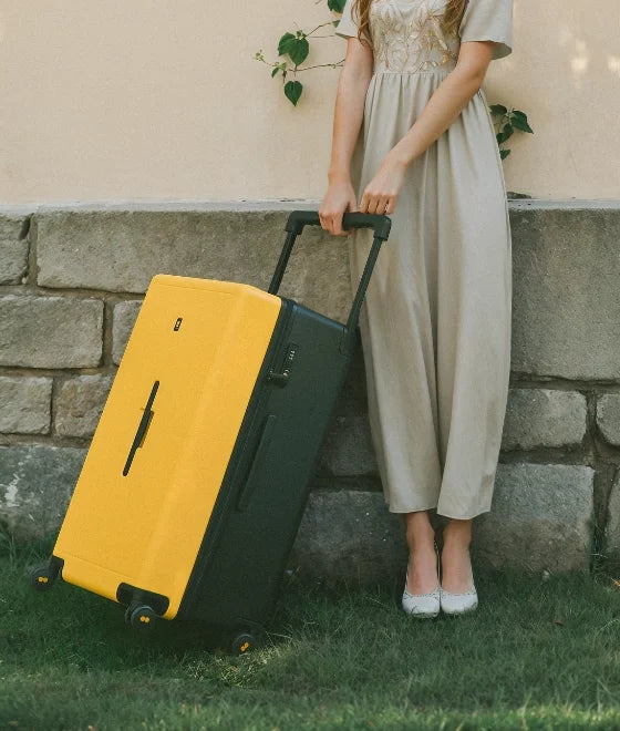 ABS vs Polycarbonate Luggage: Which One Should You Choose?
