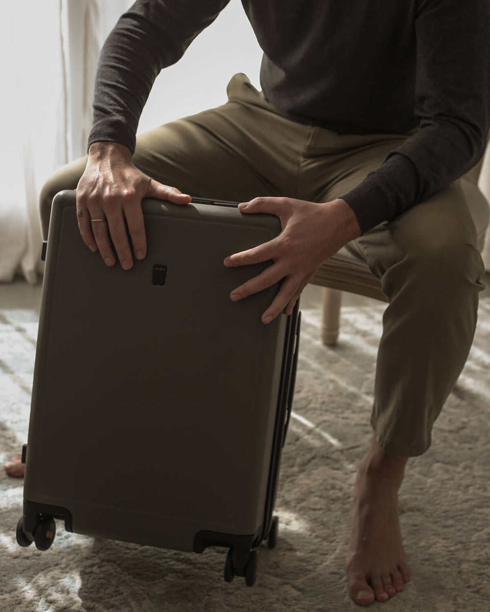 carry on luggage bag with tsa lock, size: 22” x 14” x 9”